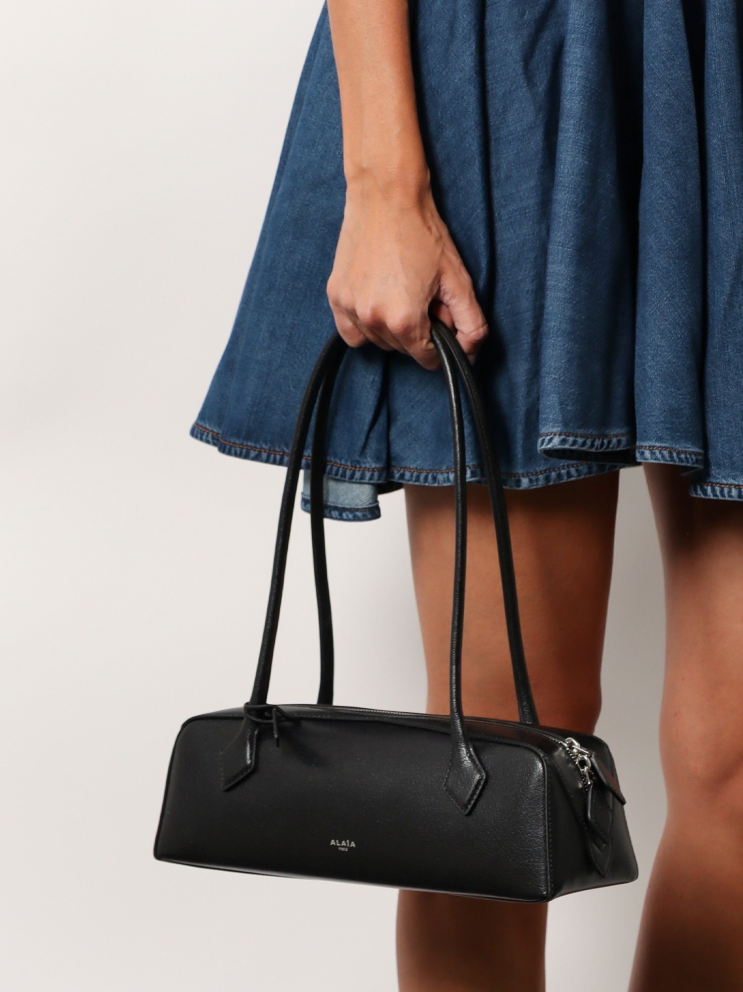 ALAIA - Woman - Black - Shoulder Bag