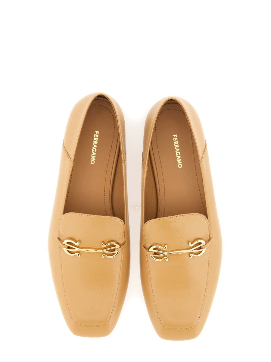 Ferragamo - Woman - Beige - Flat