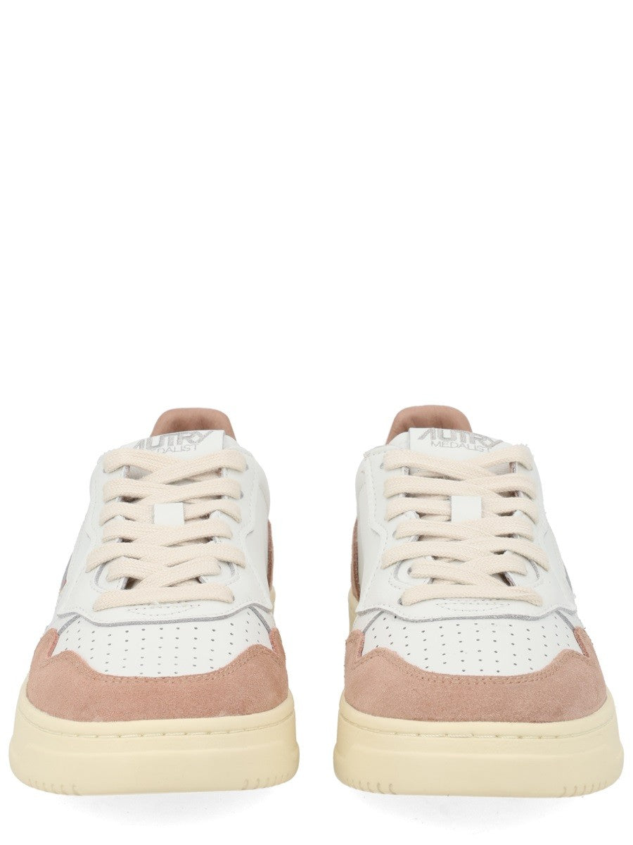 Autry - Woman - White - Sneaker