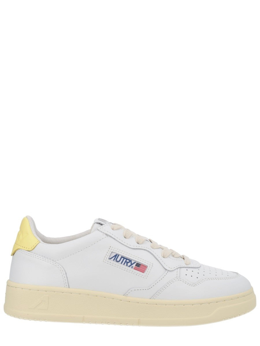Autry - Woman - White - Sneaker