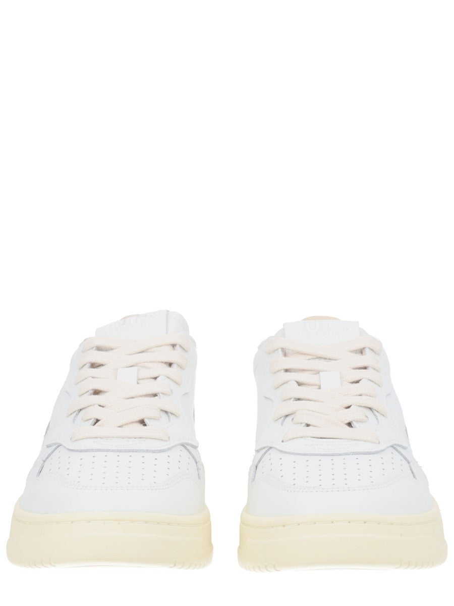 Autry - Woman - White - Sneaker