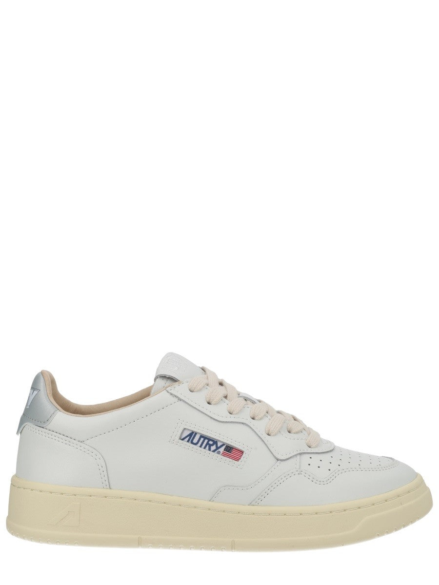 Autry - Woman - White - Sneaker