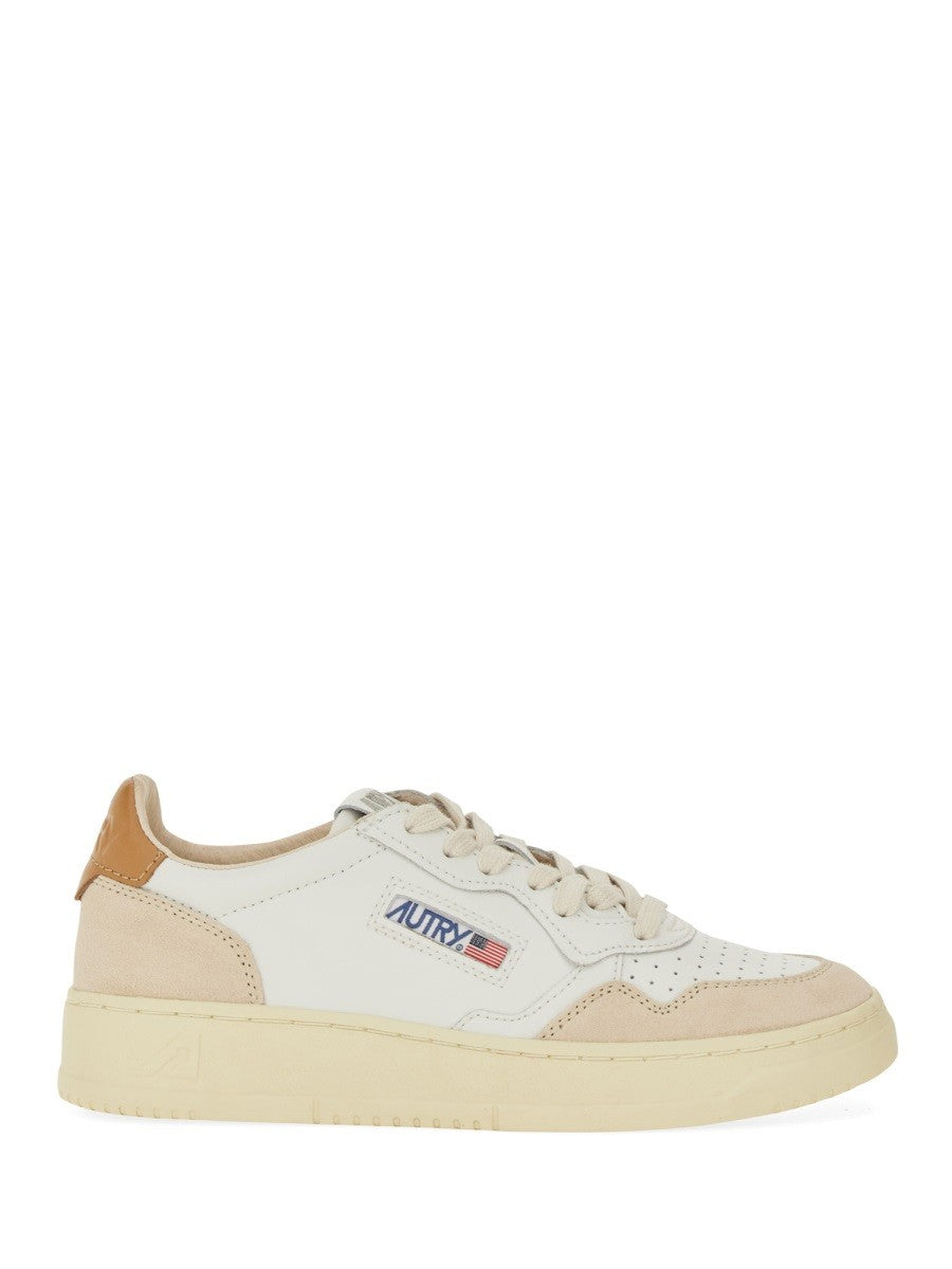 Autry - Woman - White - Sneaker