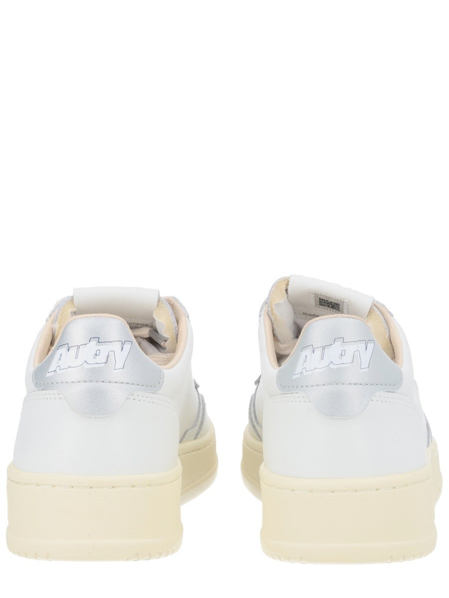 Autry - Woman - White - Sneaker