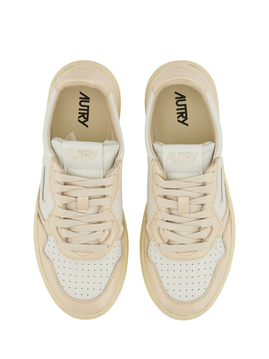 Autry - Woman - White - Sneaker