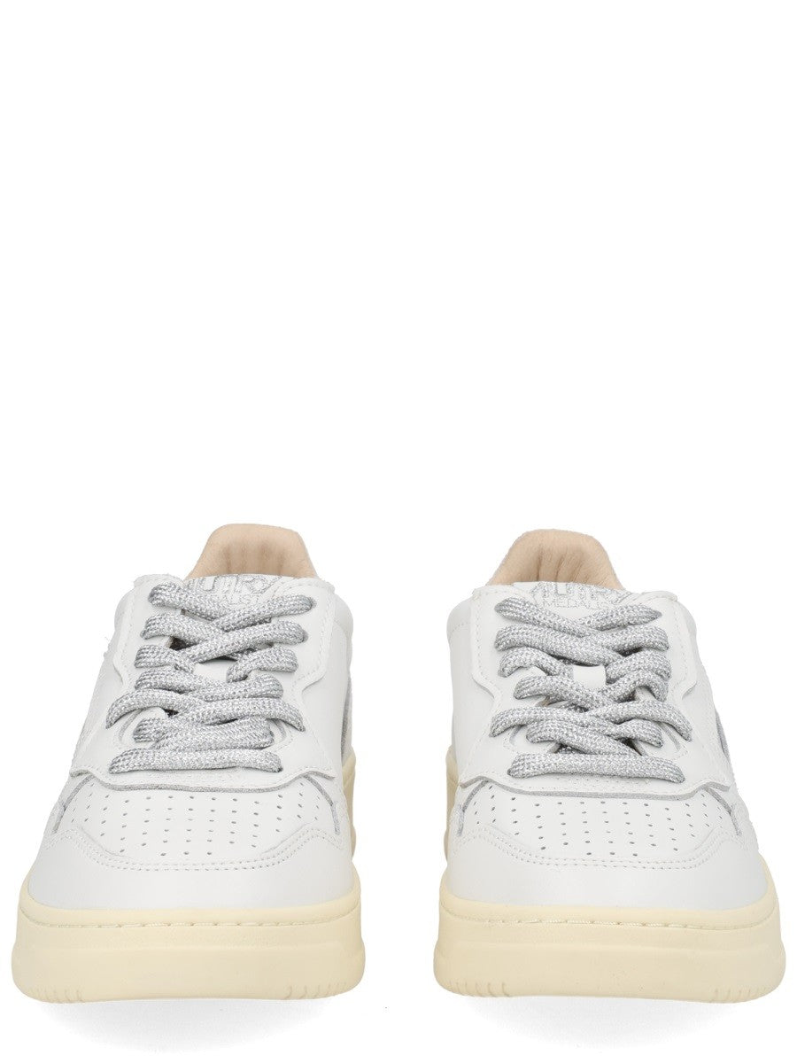 Autry - Woman - White - Sneaker
