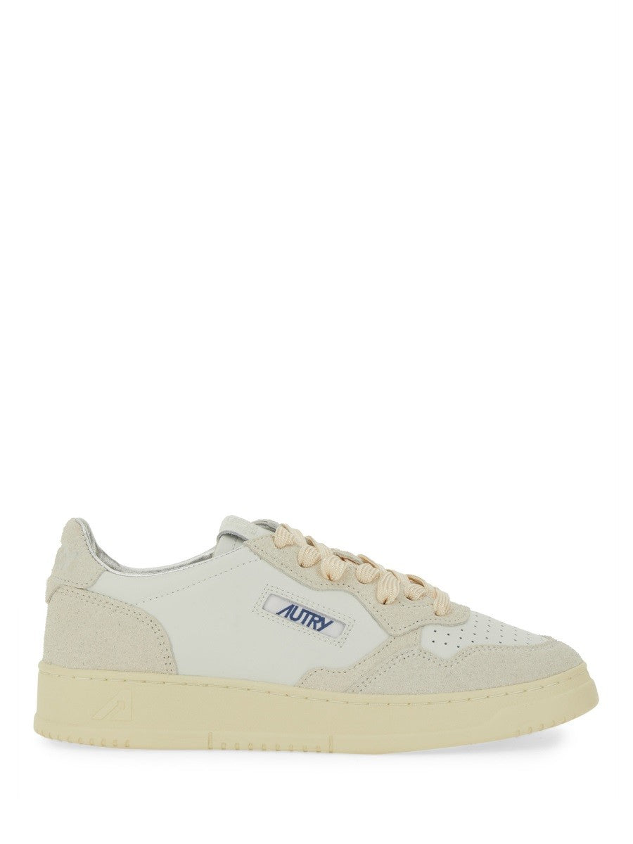 Autry - Woman - White - Sneaker