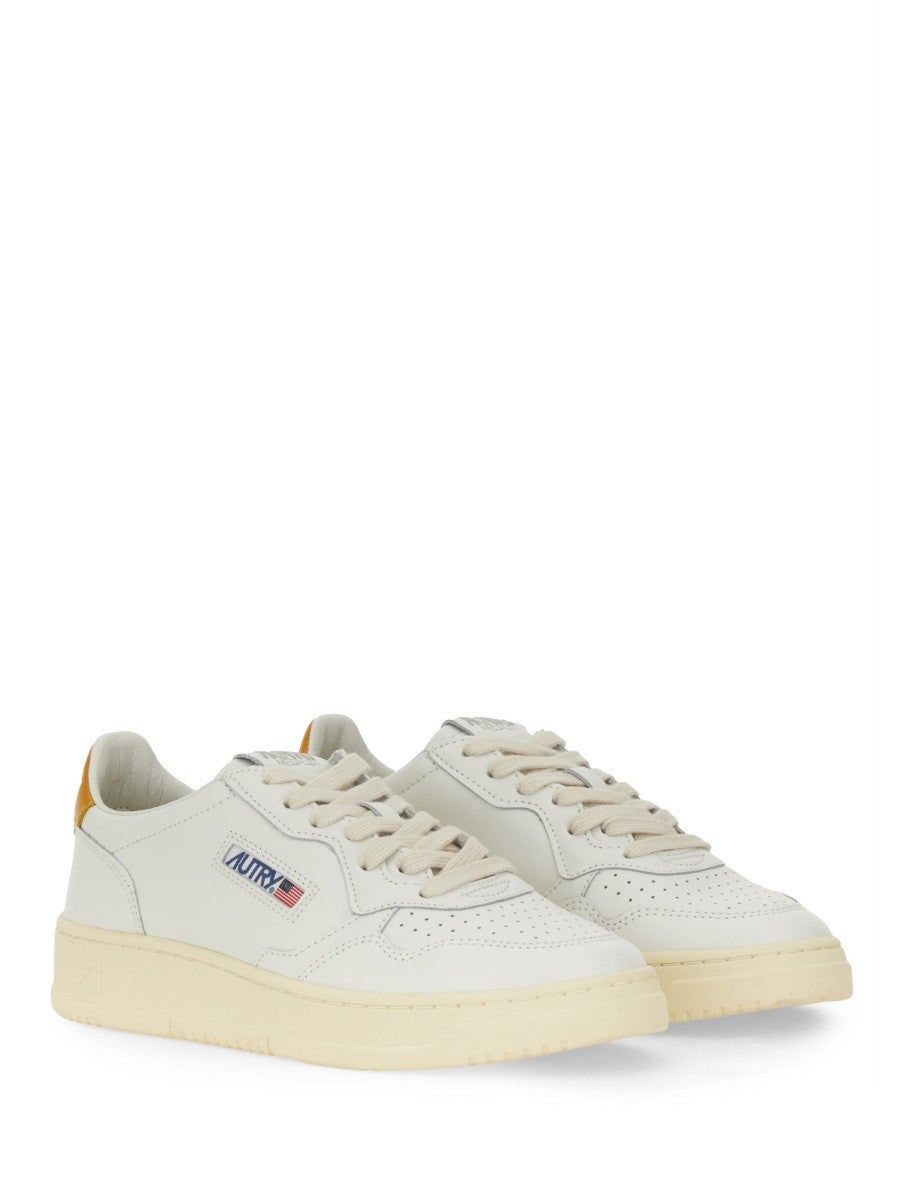 Autry - Woman - White - Sneaker