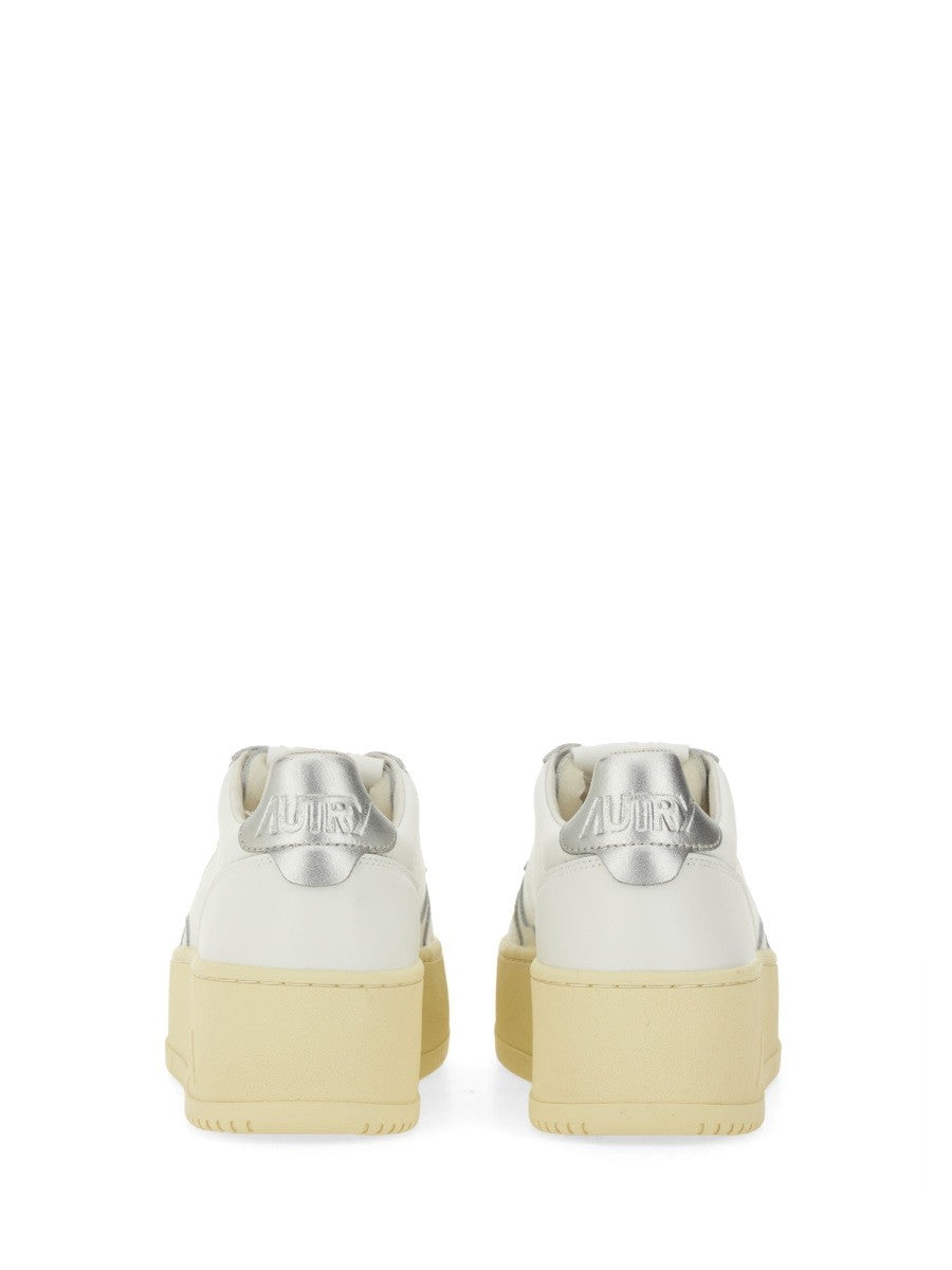 Autry - Woman - White - Sneaker