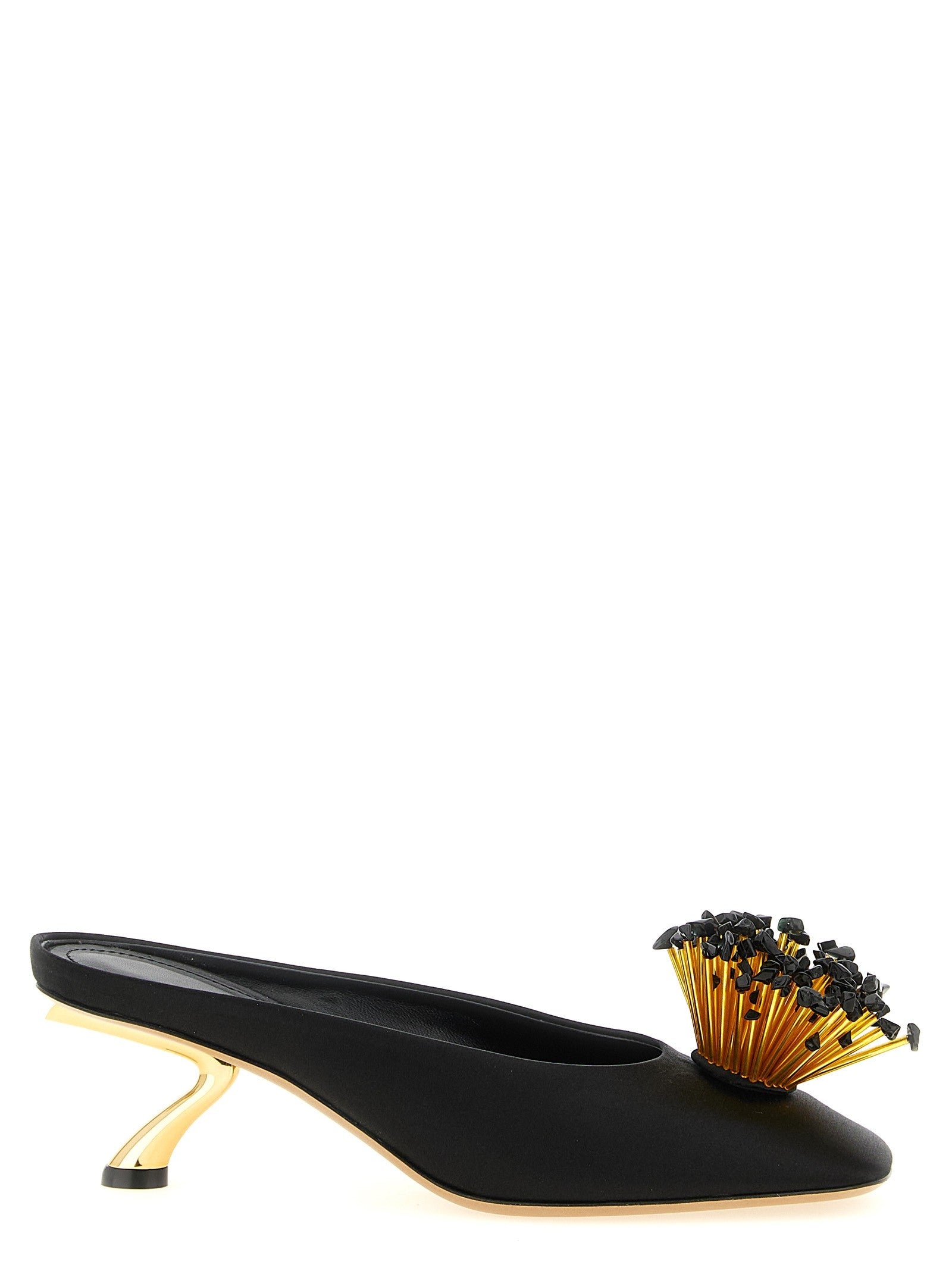 Ferragamo - nan - Black - Pump