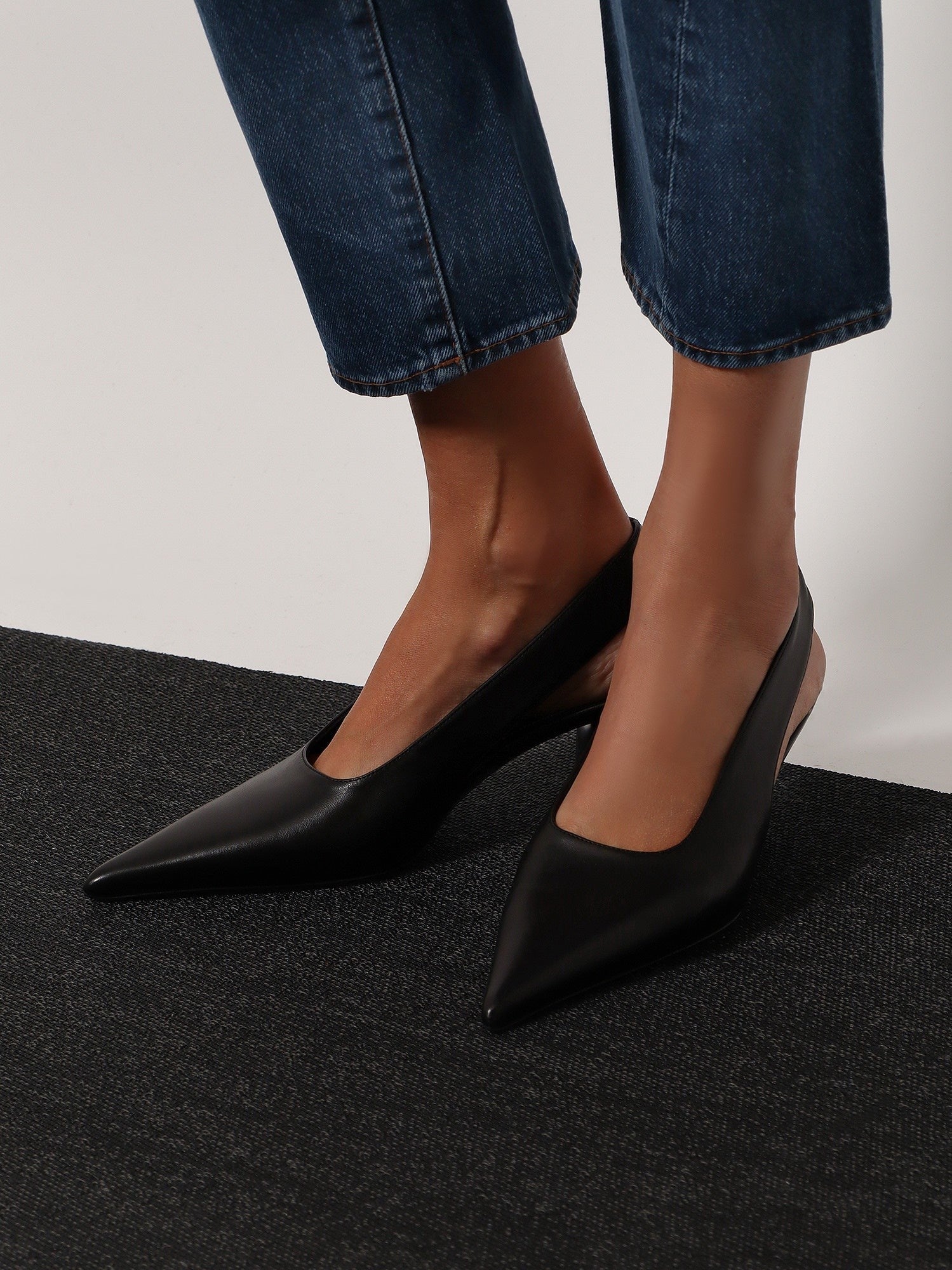 TOTEME - Woman - Black - Pump