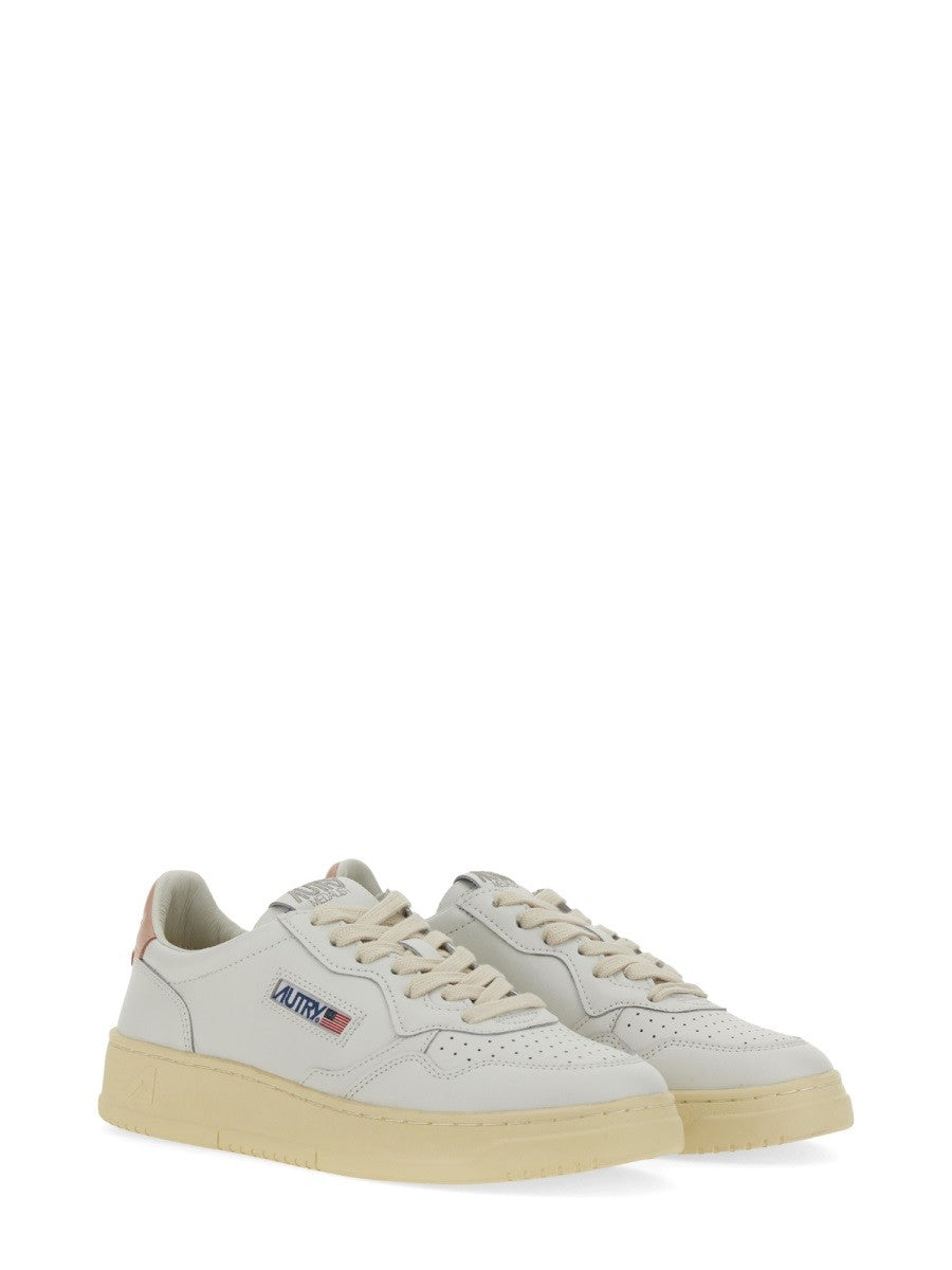 Autry - Woman - White - Sneaker