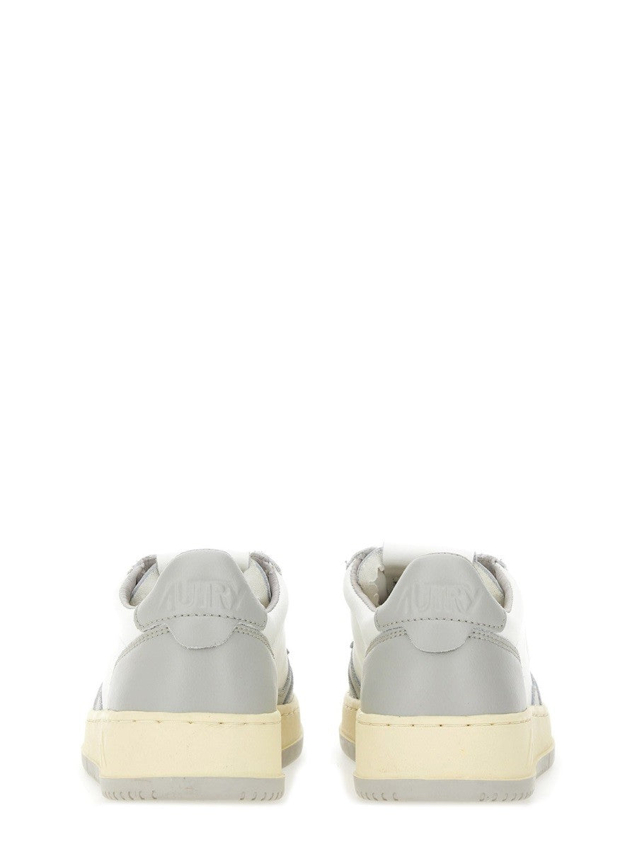 Autry - Woman - White - Sneaker