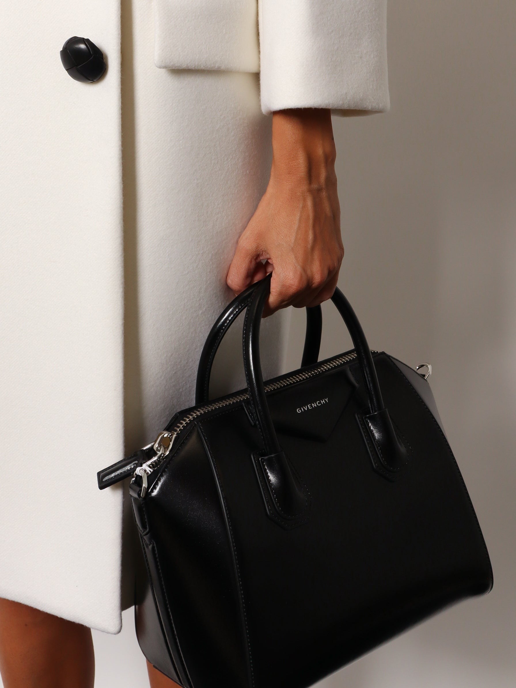 Givenchy - Woman - Black - Crossbody Bag