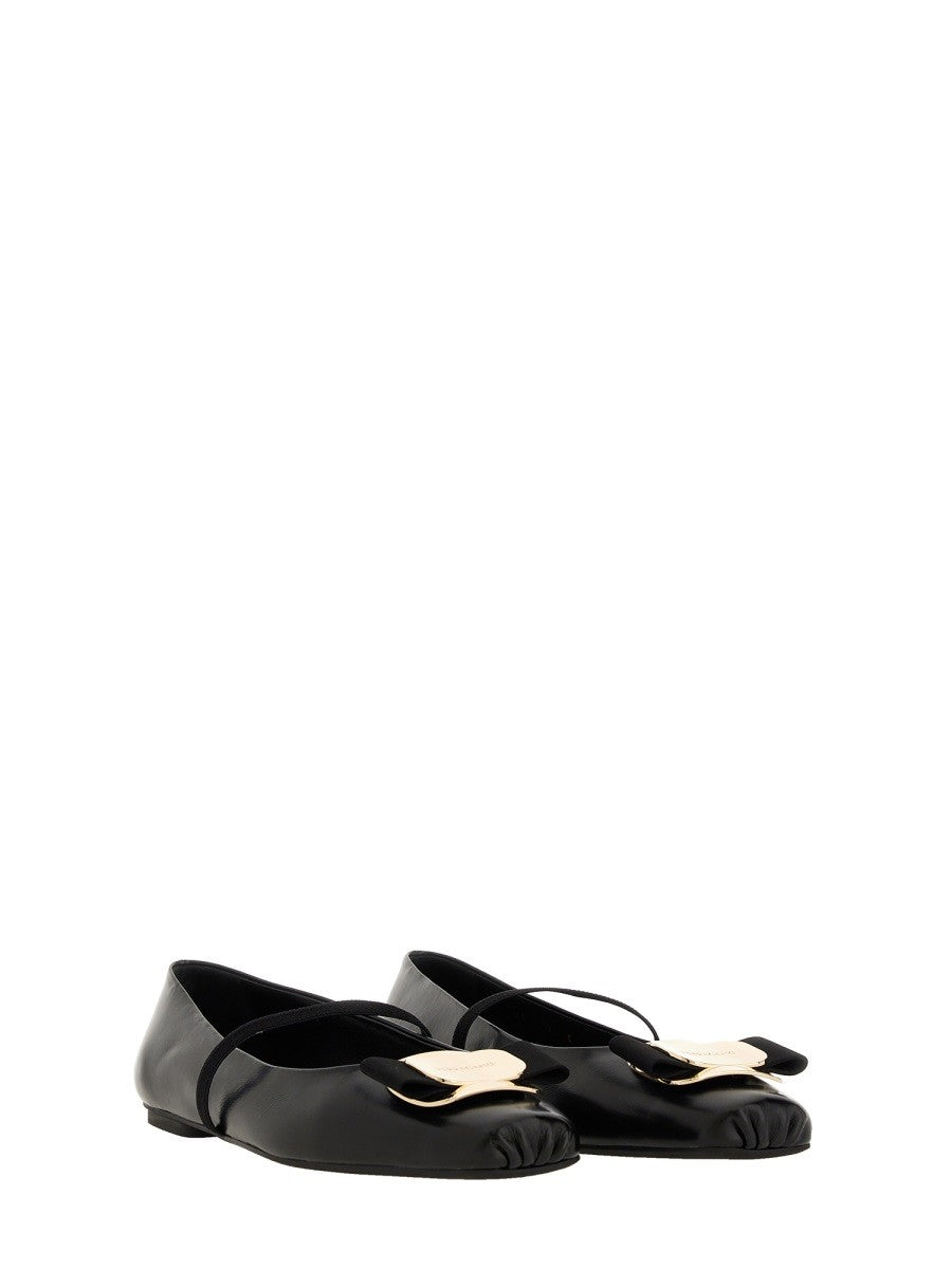 Ferragamo - Woman - Black - Flat