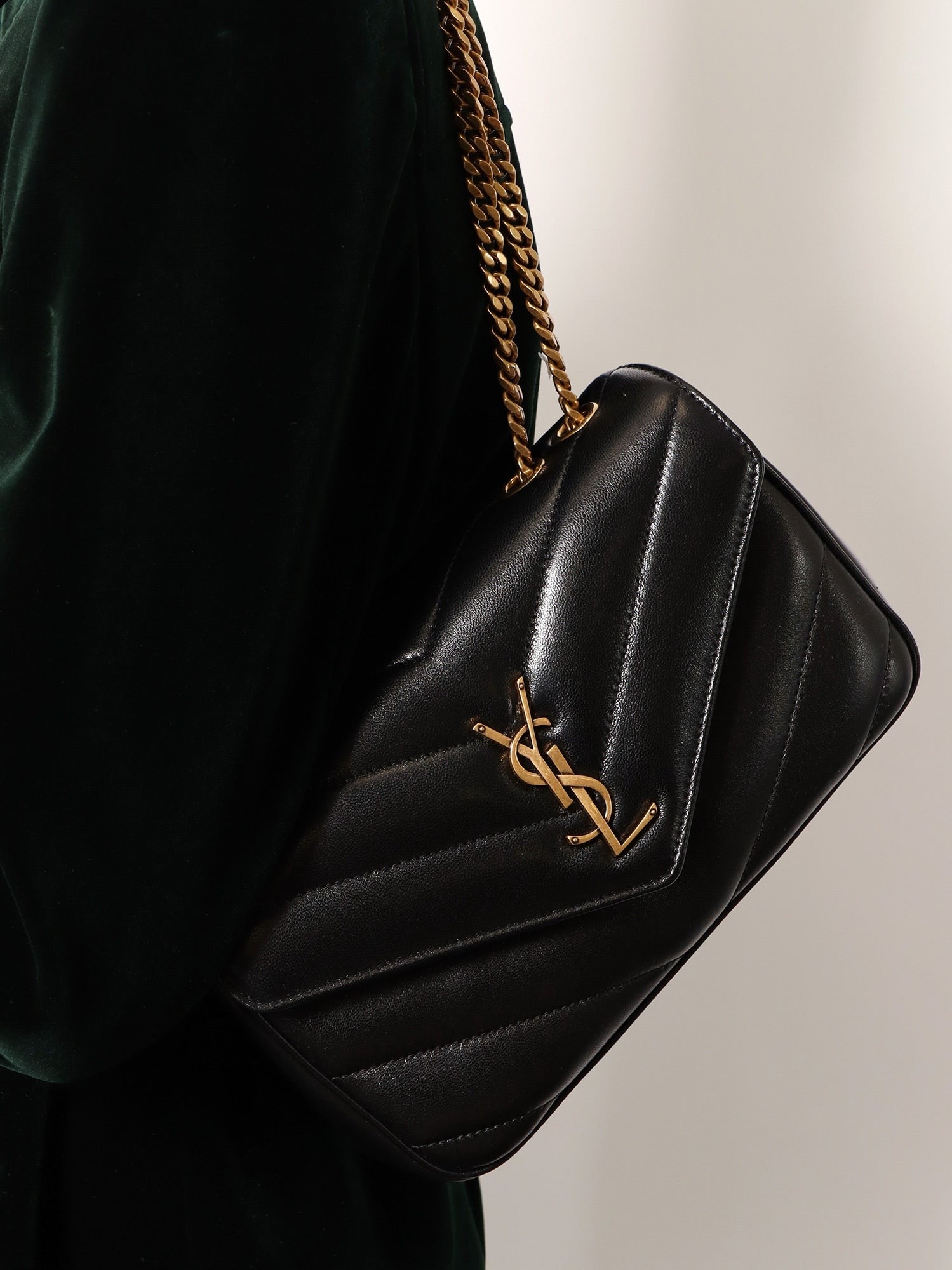 Saint Laurent - Woman - Black - Shoulder Bag