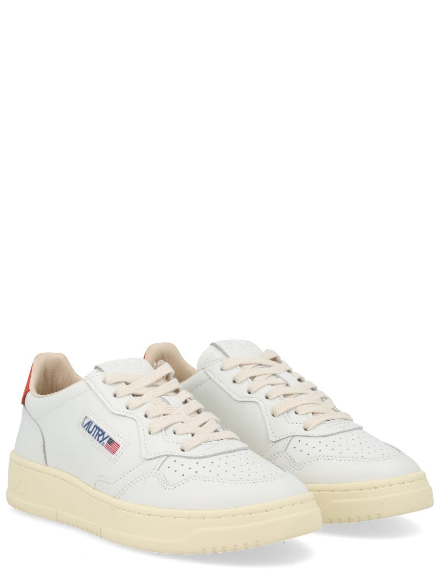 Autry - Woman - White - Sneaker