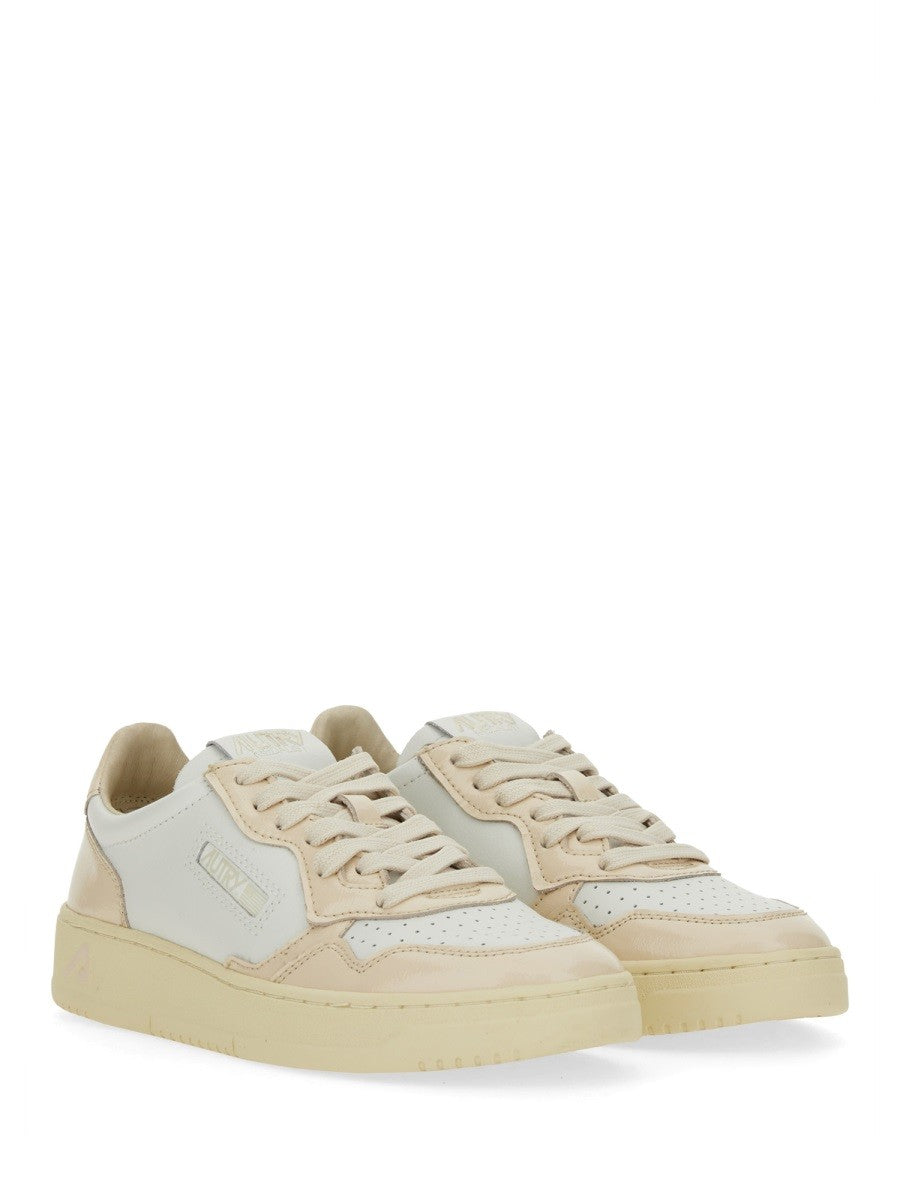 Autry - Woman - White - Sneaker