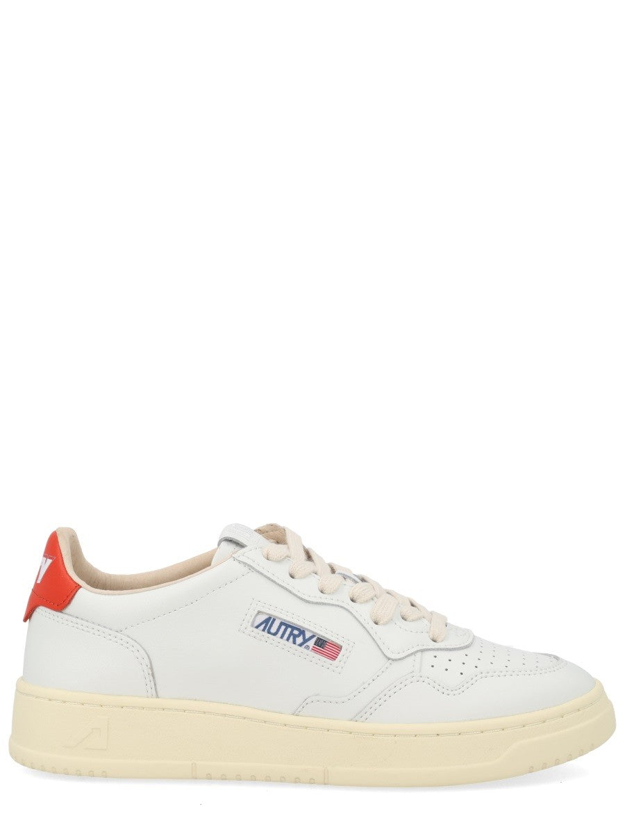 Autry - Woman - White - Sneaker