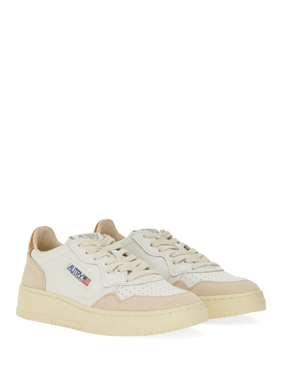 Autry - Woman - White - Sneaker