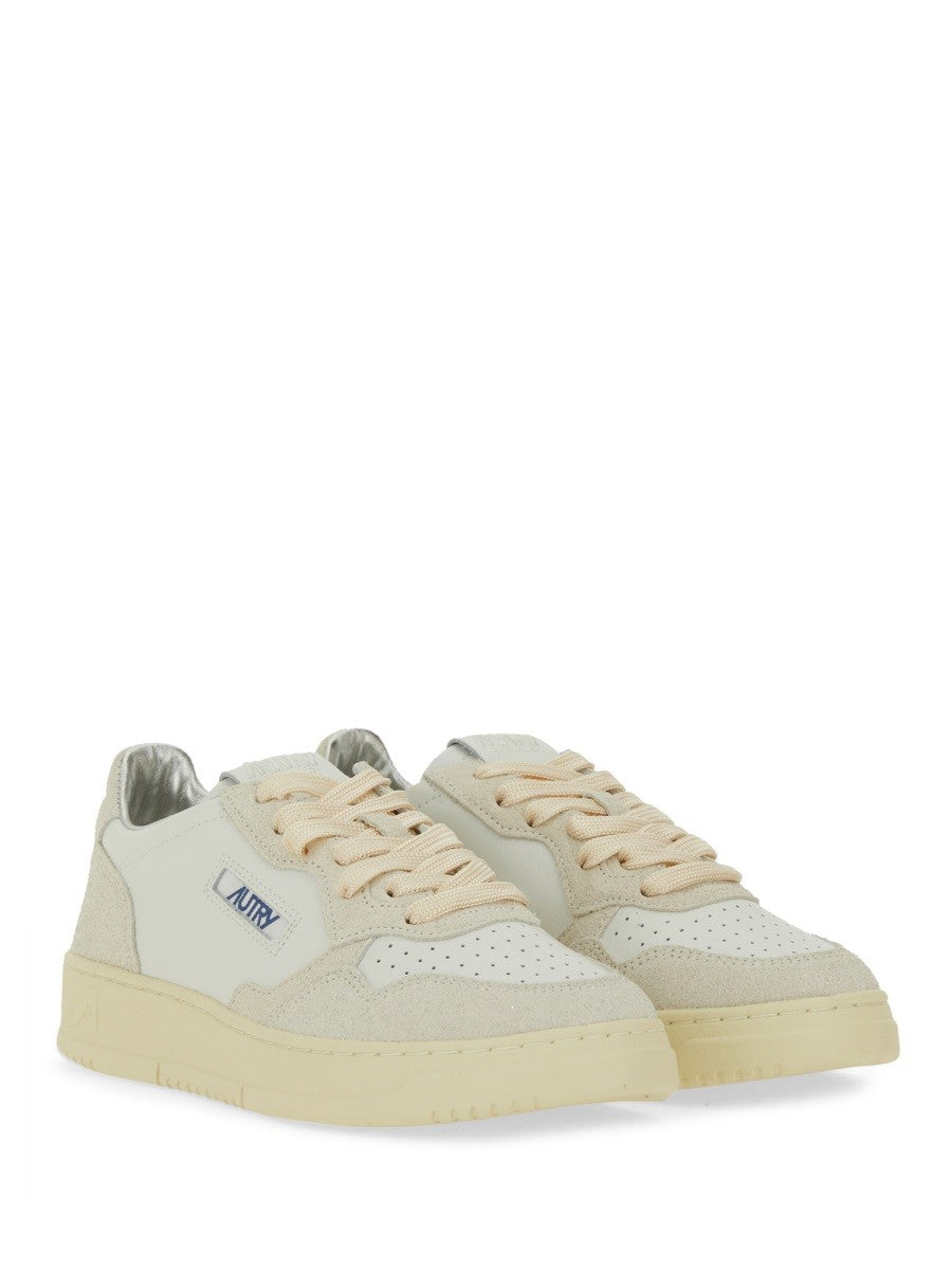 Autry - Woman - White - Sneaker
