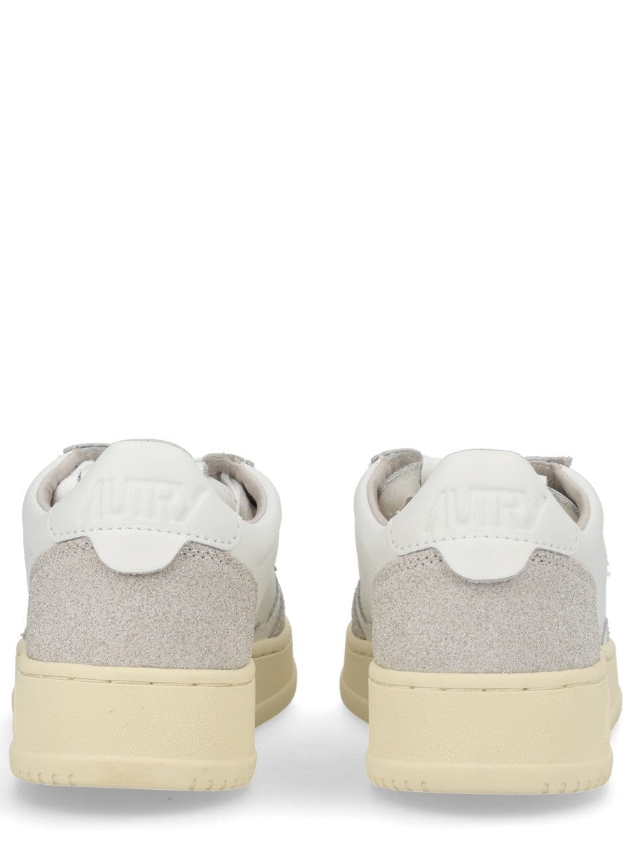 Autry - Woman - White - Sneaker