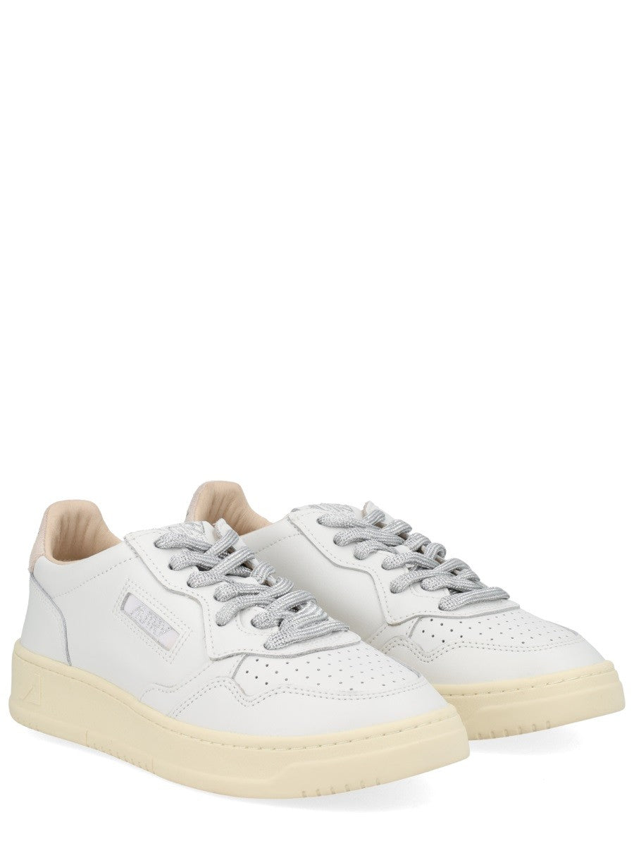 Autry - Woman - White - Sneaker
