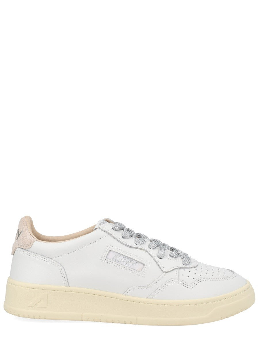 Autry - Woman - White - Sneaker