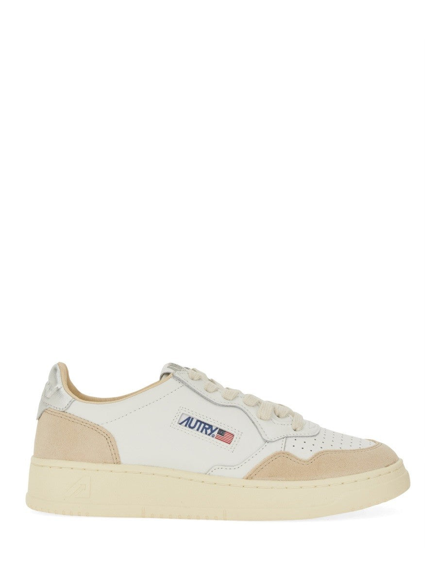 Autry - Woman - White - Sneaker