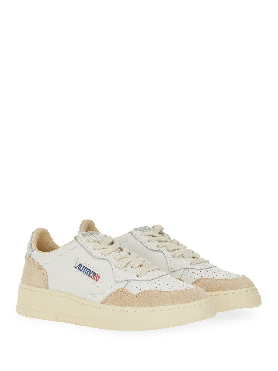 Autry - Woman - White - Sneaker