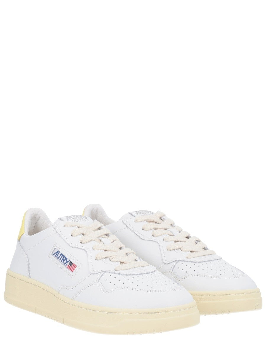 Autry - Woman - White - Sneaker