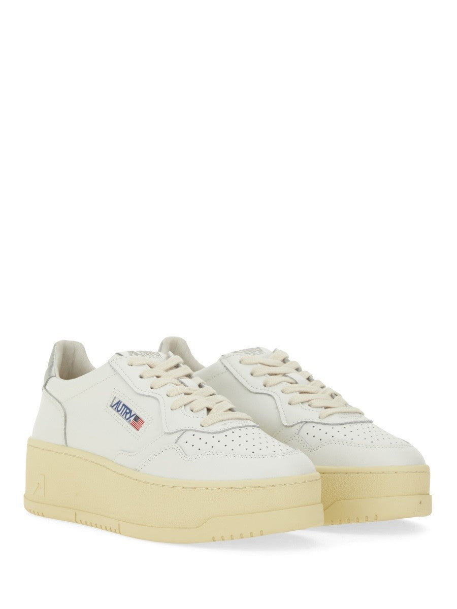 Autry - Woman - White - Sneaker