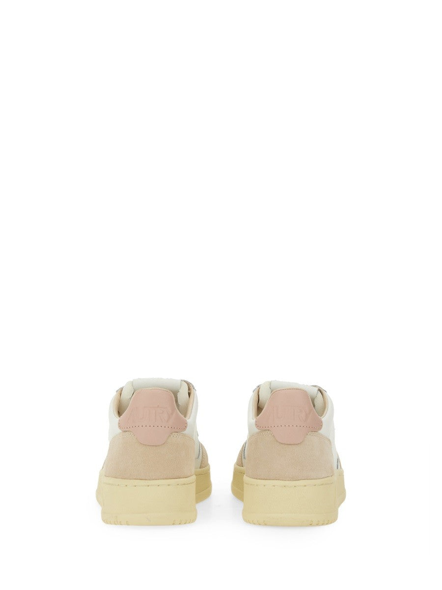 Autry - Woman - White - Sneaker