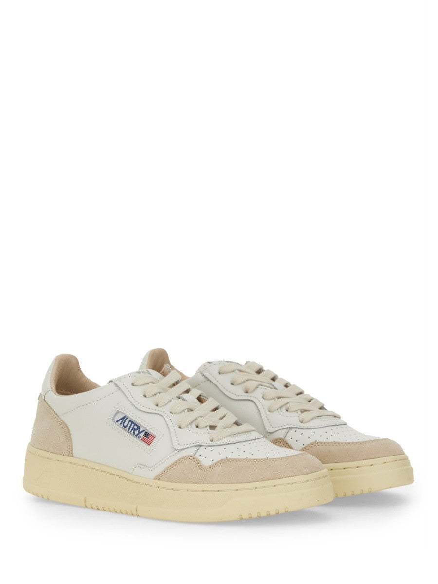 Autry - Woman - White - Sneaker