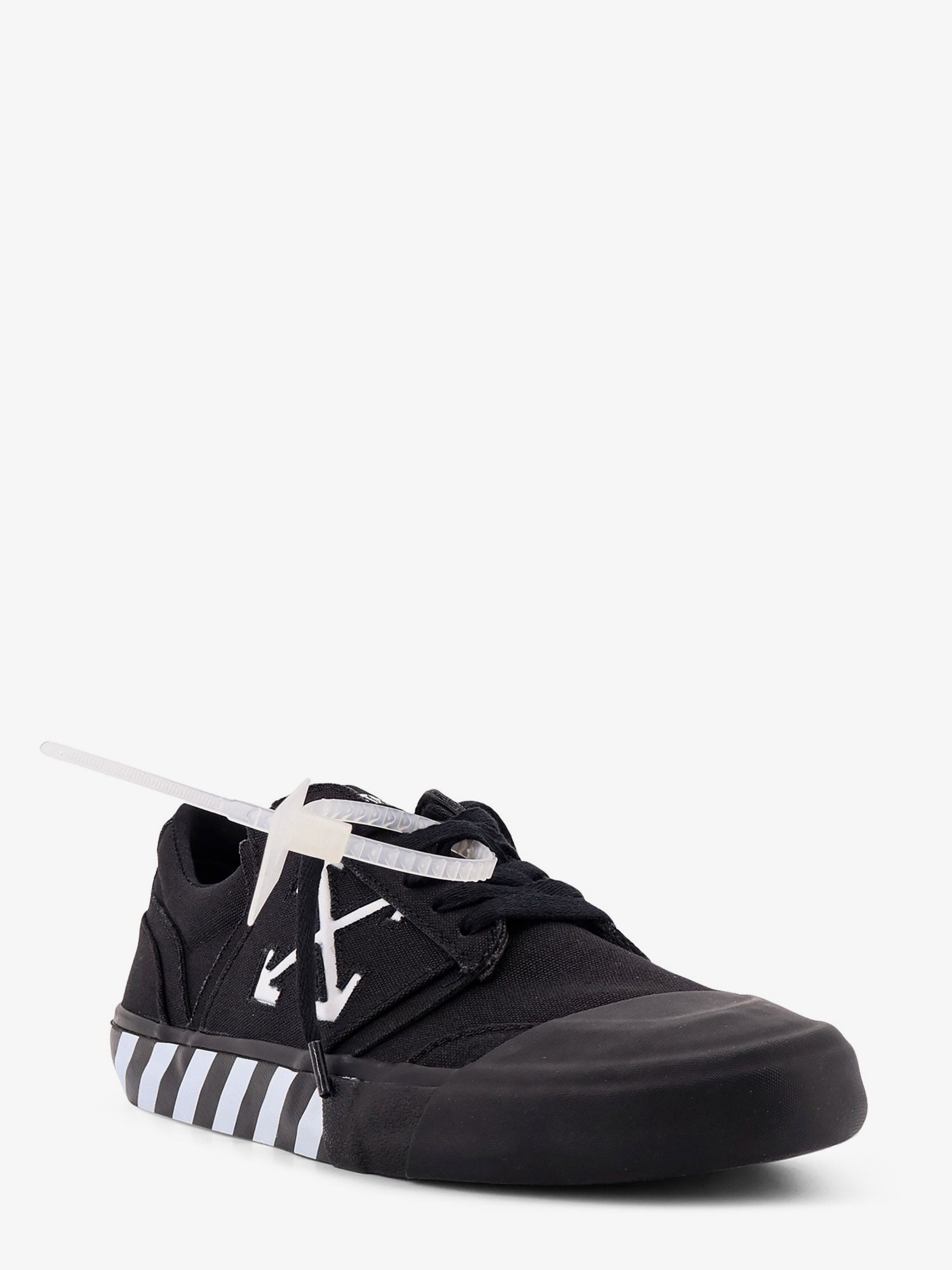 Off White - Man - Black - Sneaker