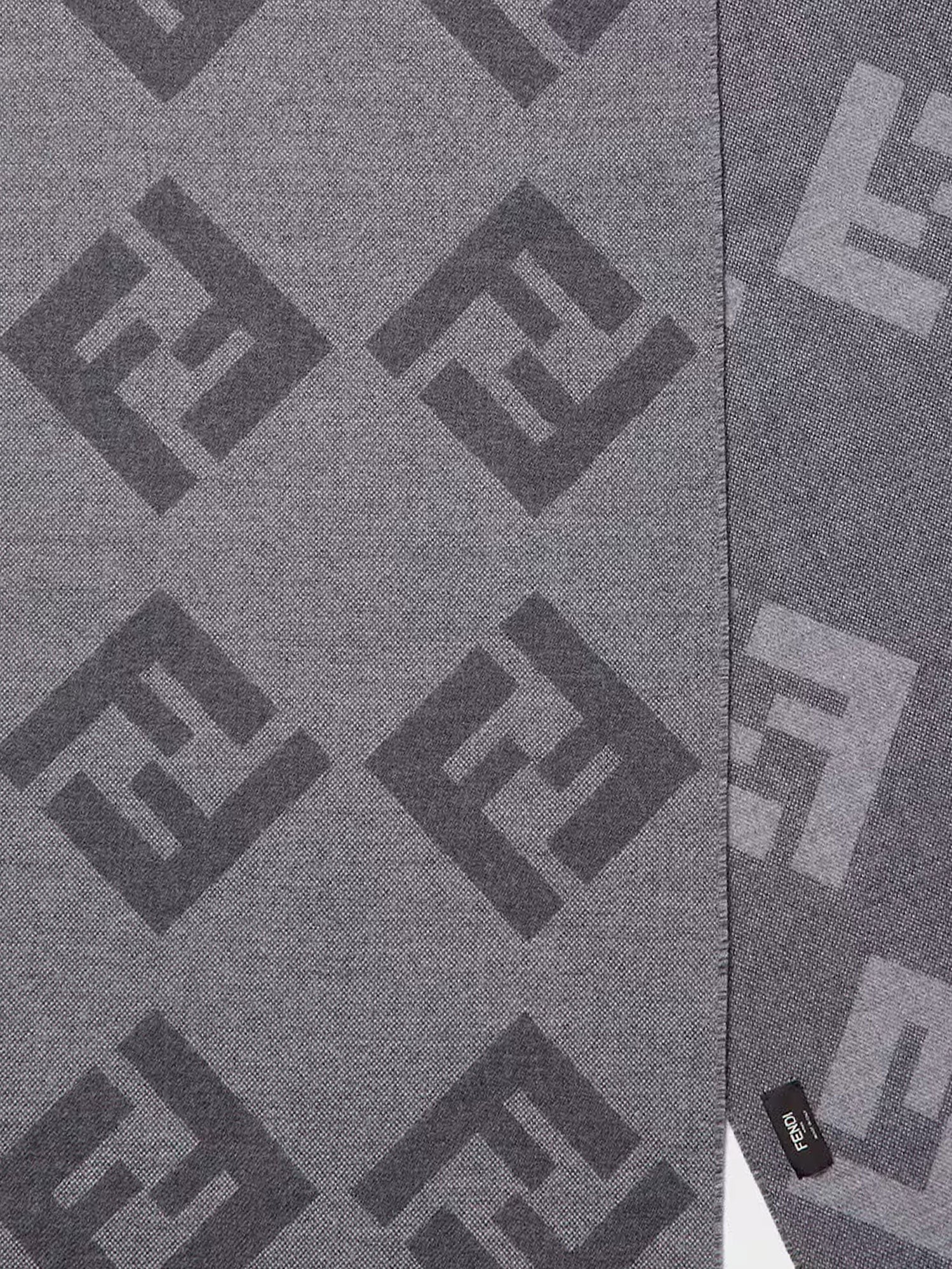 Fendi - Man - Grigio Grigio Scuro - Scarf